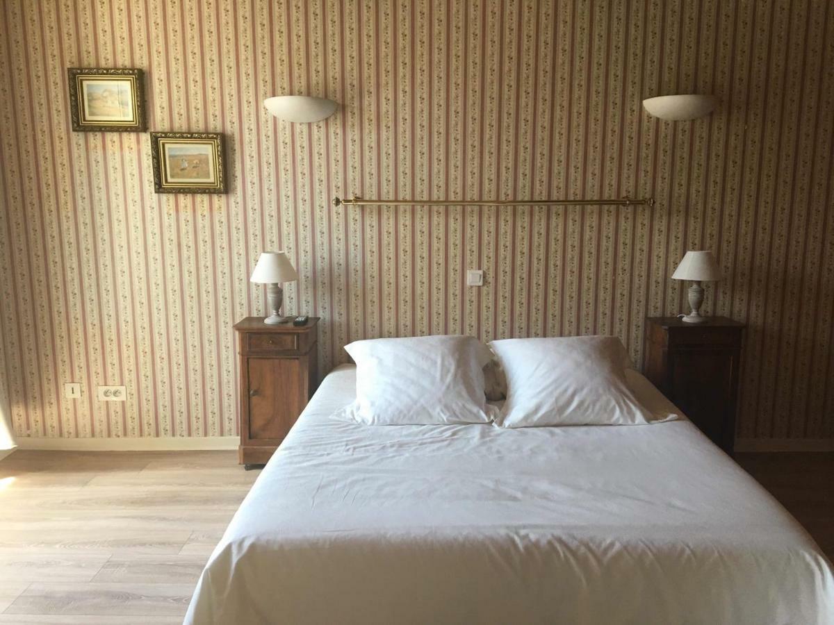Bed and Breakfast Le Cheval Blanc La Bastide-des-Jourdans Zewnętrze zdjęcie