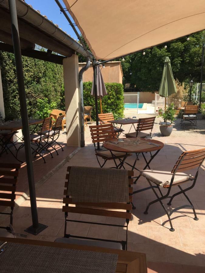 Bed and Breakfast Le Cheval Blanc La Bastide-des-Jourdans Zewnętrze zdjęcie
